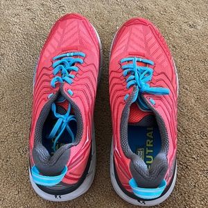 Hoka one one- barely worn, best workout shoes there is. Save tons off retail
